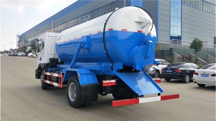 東風(fēng)清洗吸糞車與吸污車 城市環(huán)衛(wèi)的得力助手